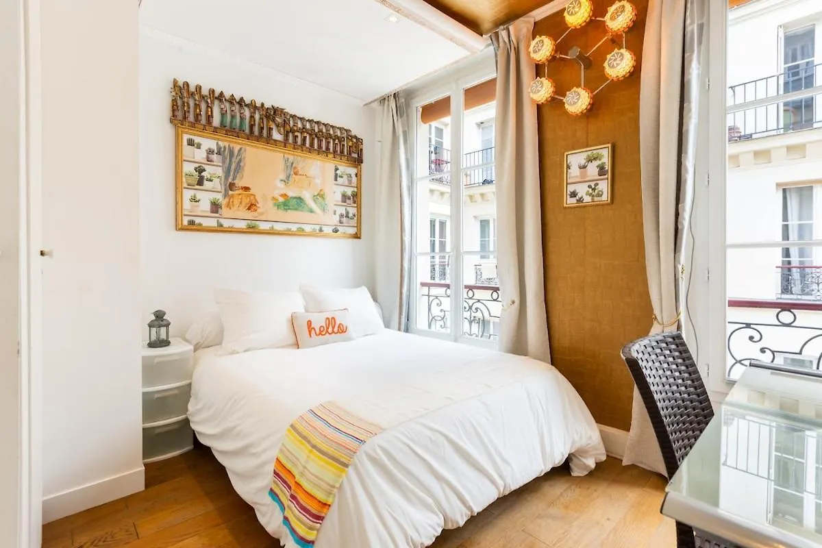 Apartment 3P Baroque With Rooftop View Paris