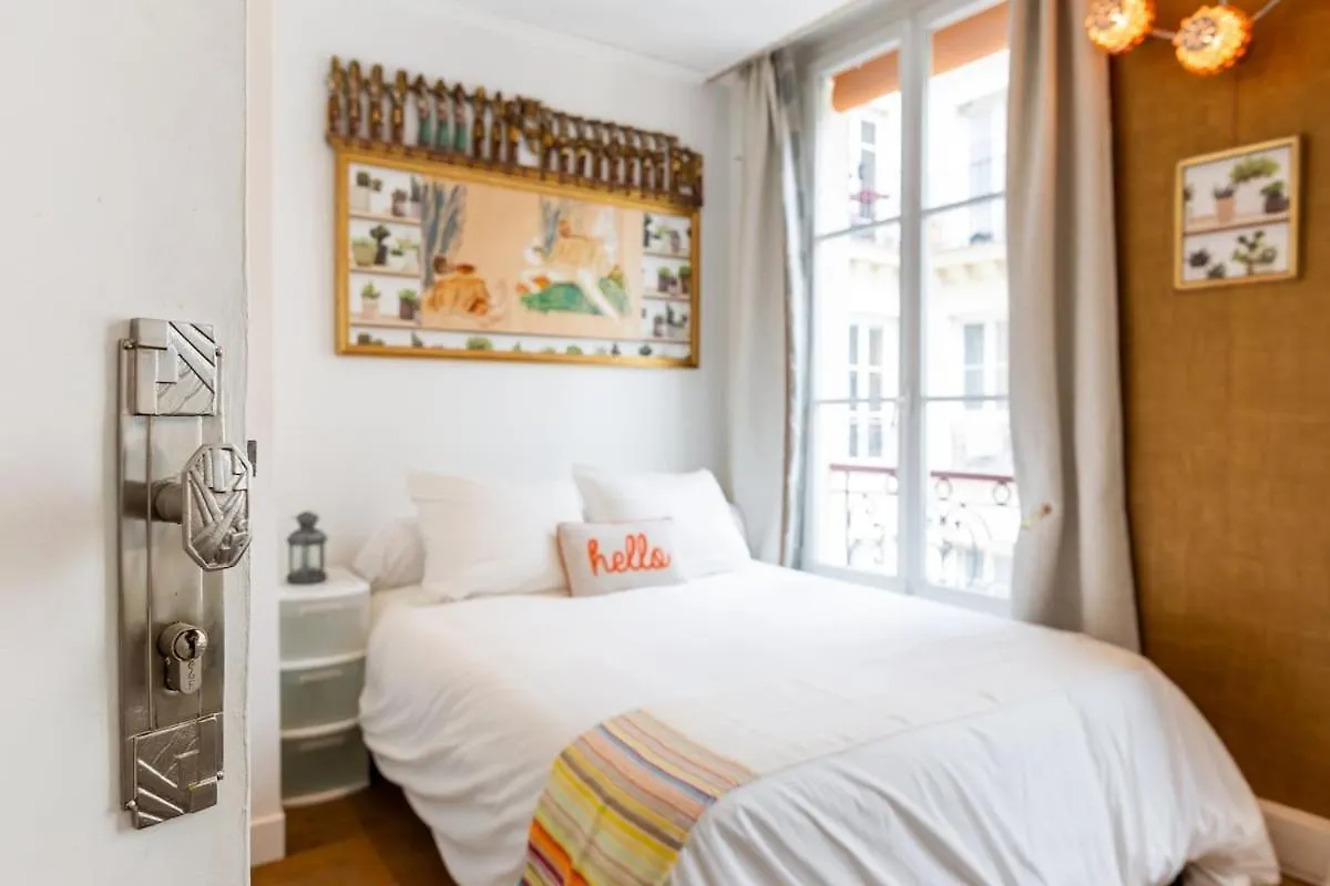 Apartment 3P Baroque With Rooftop View Paris France