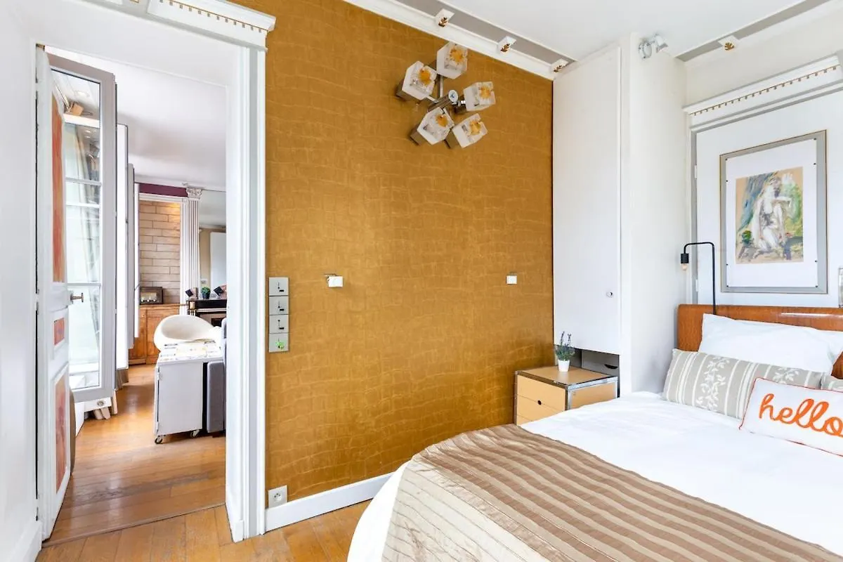 Apartment 3P Baroque With Rooftop View Paris